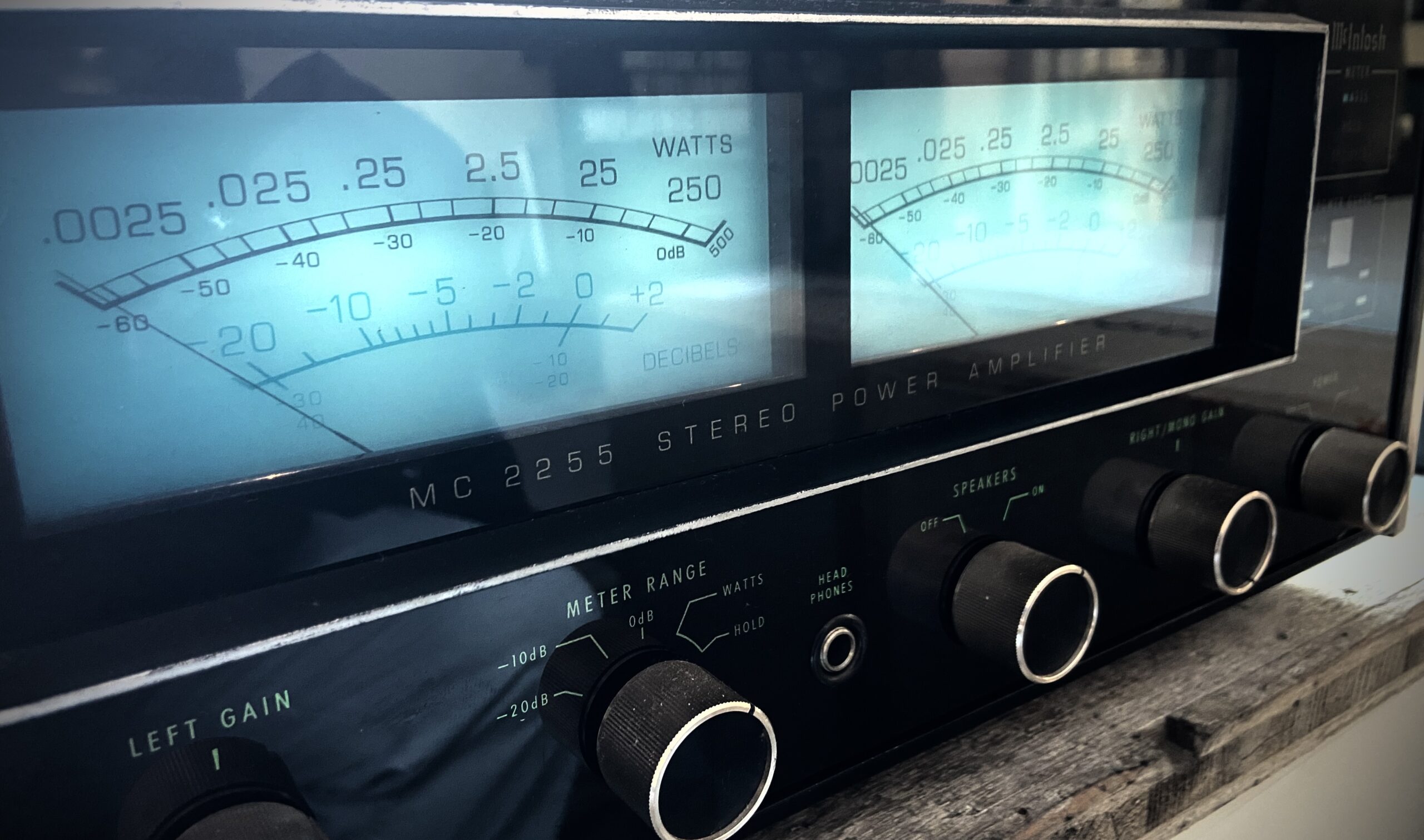 McIntosh MC2255 Stereo Power Amplifier 250+250 Wrms - immagine 5